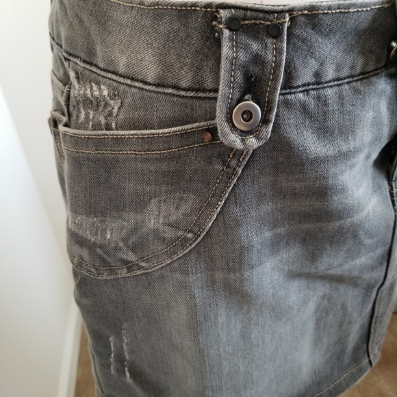 Mini jean skirt - Picture 3 of 6